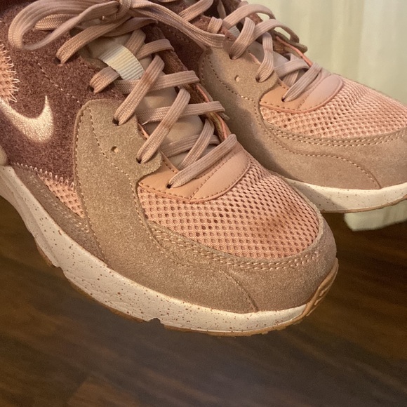 Pink Nike AirMax - Picture 6 of 7